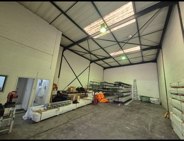 296M² WAREHOUSE TO LET IN BEACONVALE